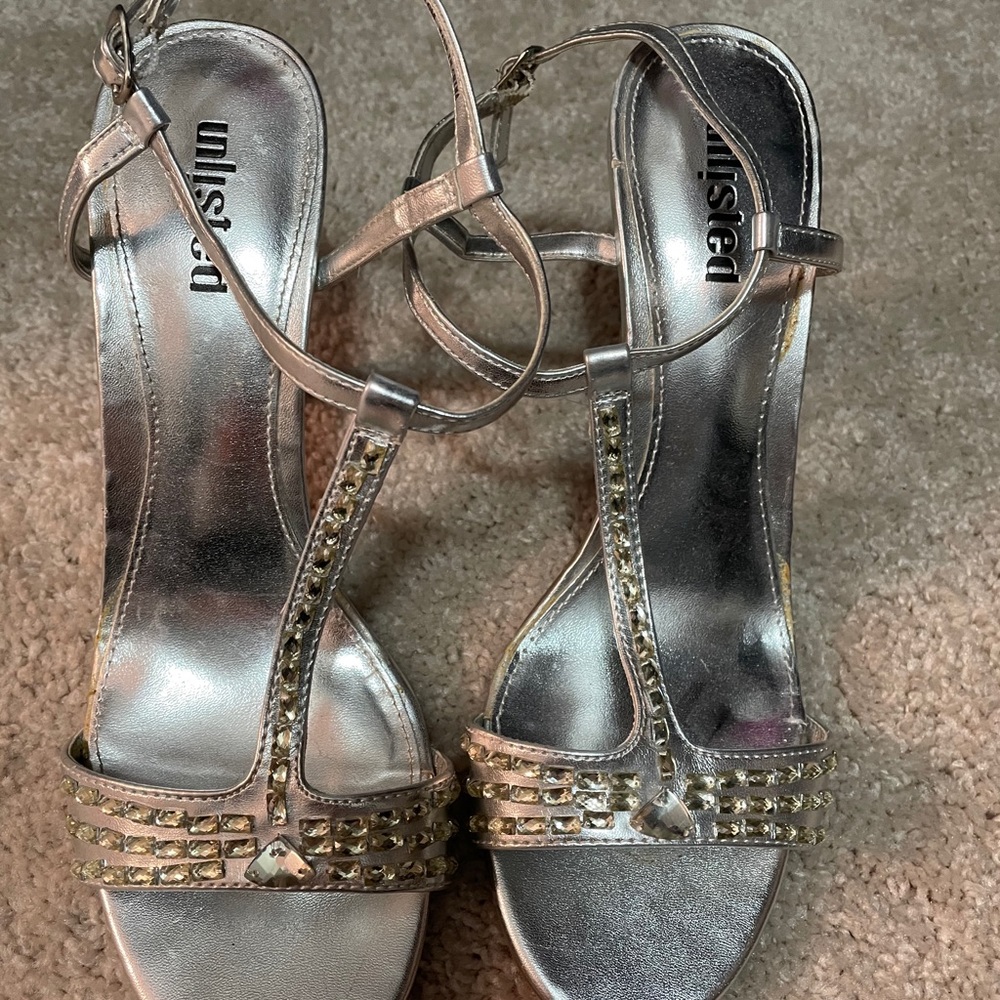Silver strappy prom homecoming wedding heels